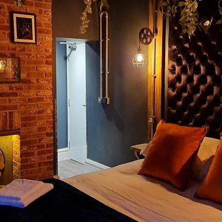 The Waterside Bar, Rooms & Restaurant Swinton  Habitación foto