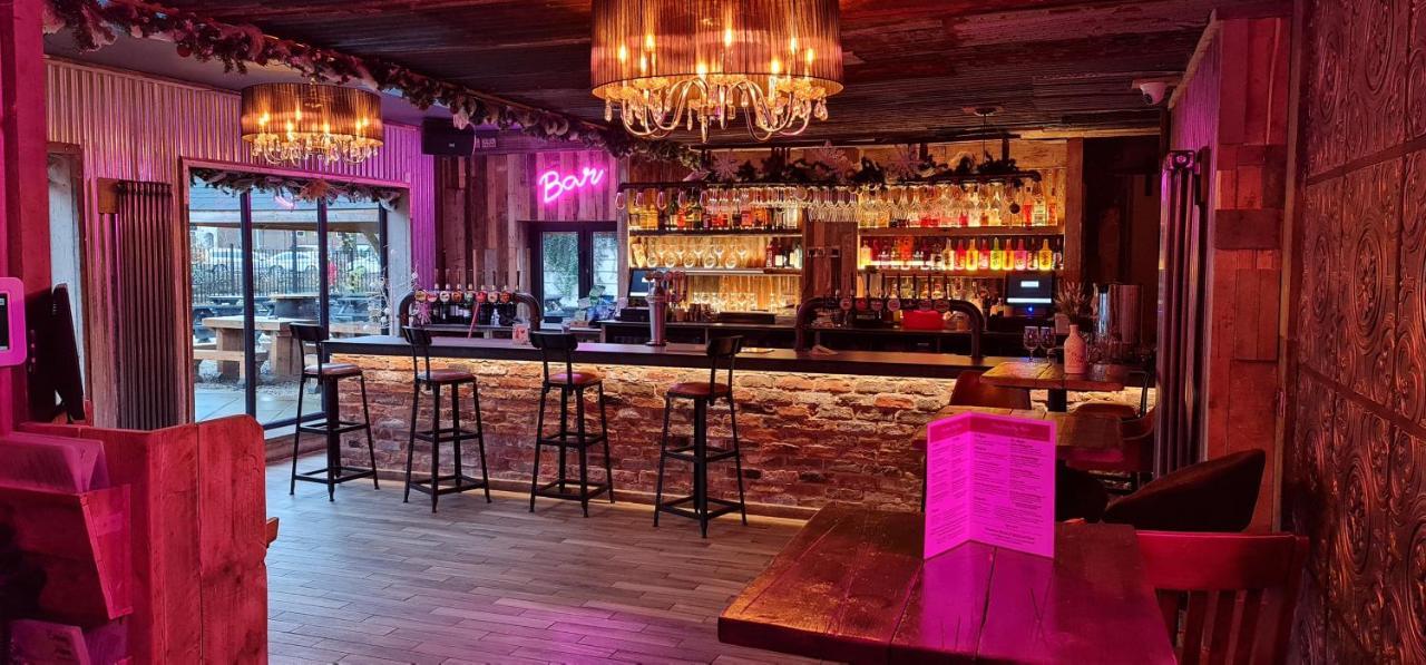 The Waterside Bar, Rooms & Restaurant Swinton  Exterior foto